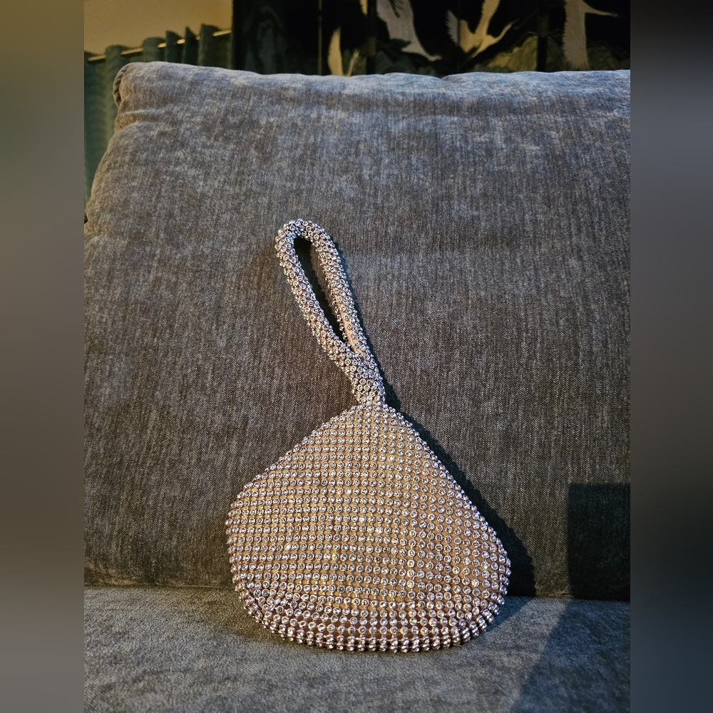 Small beaded clutch